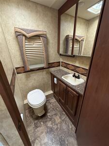 2010 Jayco GREYHAWK 31FK   - Photo 18 - Hatch, NM 87937
