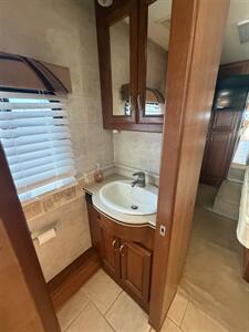 2004 Country Coach INSPIRE DA VINCI - Photo 16 - Hatch, NM 87937
