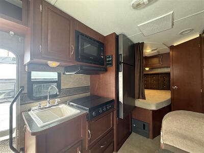 2014 Winnebago ITASCA SPRIT 22R   - Photo 9 - Hatch, NM 87937