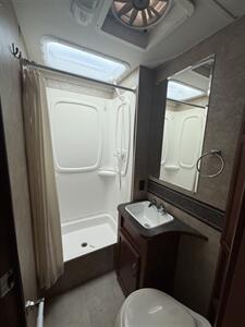 2014 Winnebago ITASCA SPRIT 22R   - Photo 13 - Hatch, NM 87937