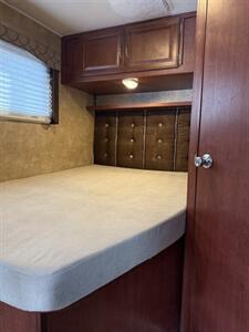 2014 Winnebago ITASCA SPRIT 22R   - Photo 12 - Hatch, NM 87937