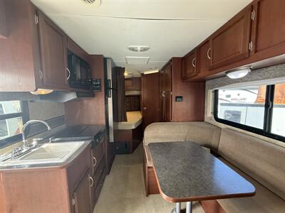 2014 Winnebago ITASCA SPRIT 22R   - Photo 8 - Hatch, NM 87937