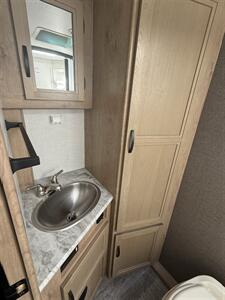 2021 Winnebago Micro Minnie 2108DS   - Photo 15 - Hatch, NM 87937