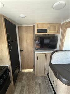 2021 Winnebago Micro Minnie 2108DS   - Photo 12 - Hatch, NM 87937