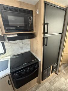 2021 Winnebago Micro Minnie 2108DS   - Photo 11 - Hatch, NM 87937