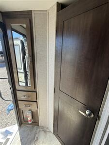 2018 Forest River R-pod RP180 Hood River Edition   - Photo 16 - Hatch, NM 87937