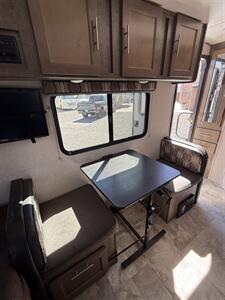2018 Forest River R-pod RP180 Hood River Edition   - Photo 9 - Hatch, NM 87937