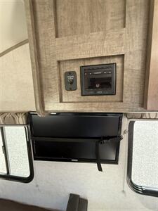 2018 Forest River R-pod RP180 Hood River Edition   - Photo 8 - Hatch, NM 87937