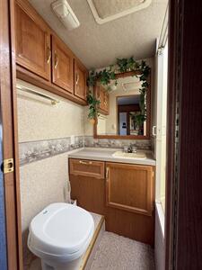 2003 Fleetwood FLAIR 33R   - Photo 18 - Hatch, NM 87937