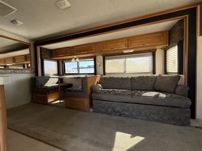2003 Fleetwood FLAIR 33R   - Photo 9 - Hatch, NM 87937