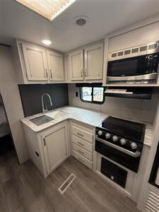 2021 Jayco JAY FLIGHT 28BHS   - Photo 8 - Hatch, NM 87937