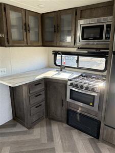 2021 WILDWOOD 38   - Photo 10 - Hatch, NM 87937