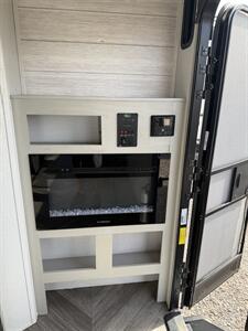 2022 Forest River Salem 260RTX PLATINUM   - Photo 14 - Hatch, NM 87937