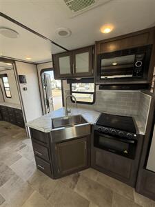 2021 Keystone COLEMAN 3055BS   - Photo 12 - Hatch, NM 87937