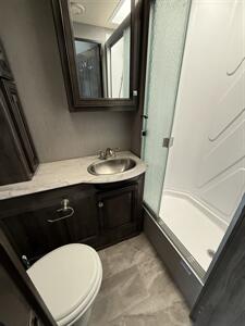 2021 Fleetwood FLAIR 29M   - Photo 13 - Hatch, NM 87937