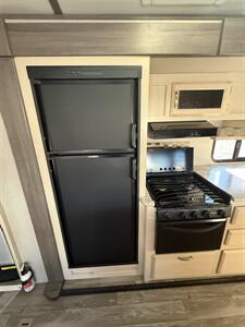 2019 Winnebago Minnie Plus 27RBDS   - Photo 9 - Hatch, NM 87937