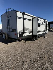 2019 Winnebago Minnie Plus 27RBDS   - Photo 3 - Hatch, NM 87937