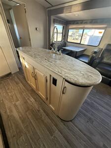2019 Winnebago Minnie Plus 27RBDS   - Photo 11 - Hatch, NM 87937