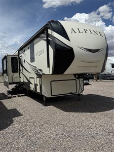 2018 ALPINE 3650RL   - Photo 2 - Hatch, NM 87937