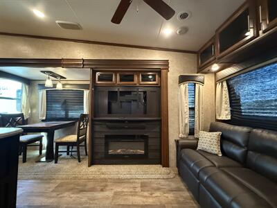 2018 JAYCO EAGLE 336FBOK   - Photo 11 - Hatch, NM 87937