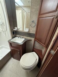 2014 Winnebago ITASCA SPRIT 22R   - Photo 19 - Hatch, NM 87937