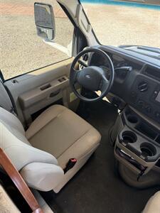 2014 Winnebago ITASCA SPRIT 22R   - Photo 9 - Hatch, NM 87937