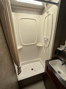 2014 Winnebago ITASCA SPRIT 22R   - Photo 20 - Hatch, NM 87937