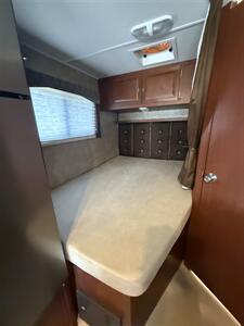 2014 Winnebago ITASCA SPRIT 22R   - Photo 18 - Hatch, NM 87937