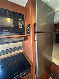2014 Winnebago ITASCA SPRIT 22R   - Photo 16 - Hatch, NM 87937