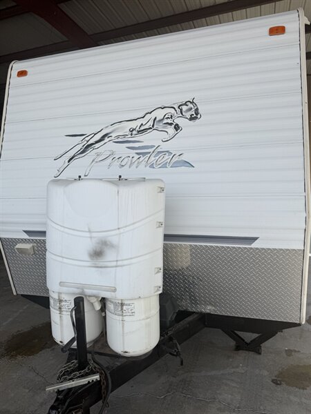 2001 PROWLER 24J  