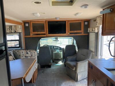 2006 Winnebago ITASCA CAMBRIA 26A   - Photo 7 - Hatch, NM 87937