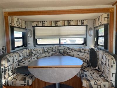 2006 Winnebago ITASCA CAMBRIA 26A   - Photo 5 - Hatch, NM 87937