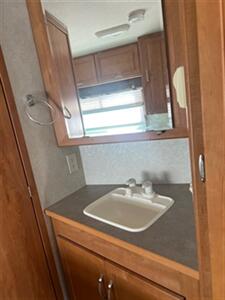 2006 Winnebago ITASCA CAMBRIA 26A   - Photo 11 - Hatch, NM 87937