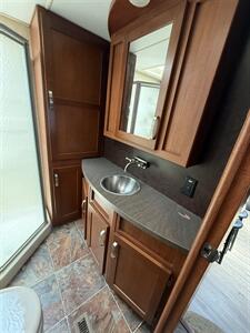 2014 CrossRoads RV ELEVATION 3410   - Photo 13 - Hatch, NM 87937
