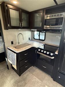 2019 GRAND DESIGN IMAGINE 2150RB   - Photo 8 - Hatch, NM 87937