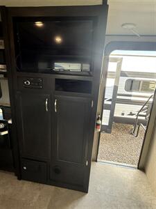 2019 GRAND DESIGN IMAGINE 2150RB   - Photo 10 - Hatch, NM 87937