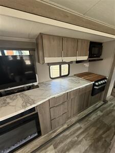 2020 Grand Design RV IMAGINE 2670MK - Photo 14 - Hatch, NM 87937
