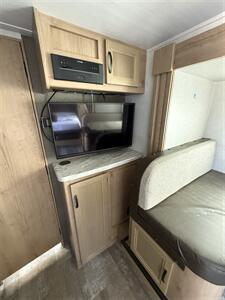 2021 Winnebago Micro Minnie 2108DS - Photo 11 - Hatch, NM 87937