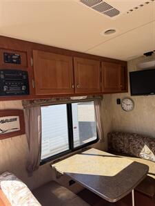 2017 Northwood Nash 22H   - Photo 12 - Hatch, NM 87937