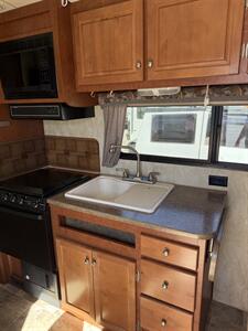 2017 Northwood Nash 22H   - Photo 10 - Hatch, NM 87937