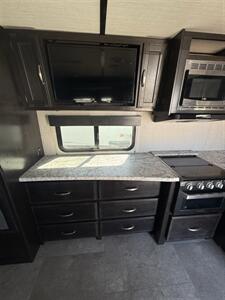 2019 GRAND DESIGN IMAGINE 22RBE   - Photo 7 - Hatch, NM 87937