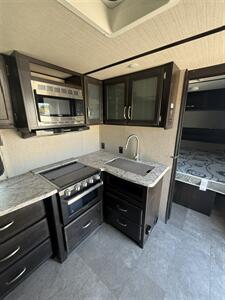 2019 GRAND DESIGN IMAGINE 22RBE   - Photo 6 - Hatch, NM 87937