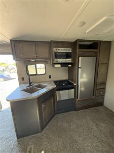 2018 COLEMAN 314BHS   - Photo 10 - Hatch, NM 87937