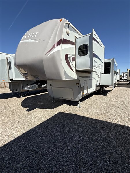 2012 Dutchmen KOMFORT 2920FRK - Photo 1 - Hatch, NM 87937