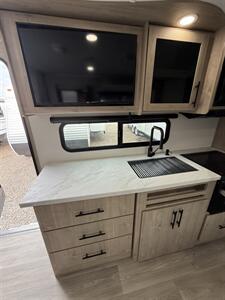 2026 Grand Design RV IMAGINE 21MBE - Photo 12 - Hatch, NM 87937