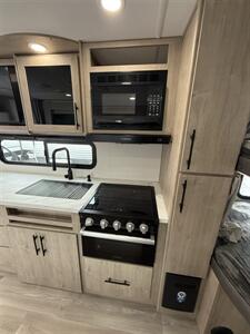 2026 Grand Design RV IMAGINE 21MBE - Photo 13 - Hatch, NM 87937
