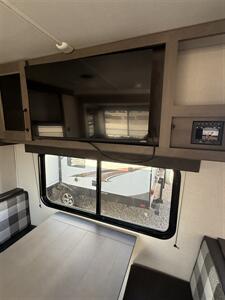 2024 Grand Design TRANSCEND 240ML   - Photo 12 - Hatch, NM 87937