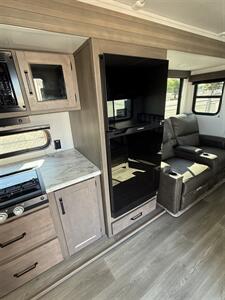 2024 Grand Design TRANSCEND 240ML   - Photo 10 - Hatch, NM 87937