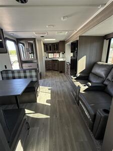 2024 Grand Design TRANSCEND 240ML   - Photo 13 - Hatch, NM 87937