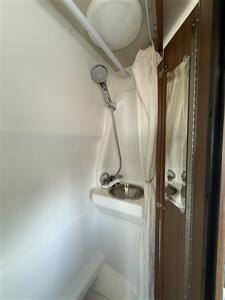 2014 Winnebago ERA 170XB   - Photo 11 - Hatch, NM 87937